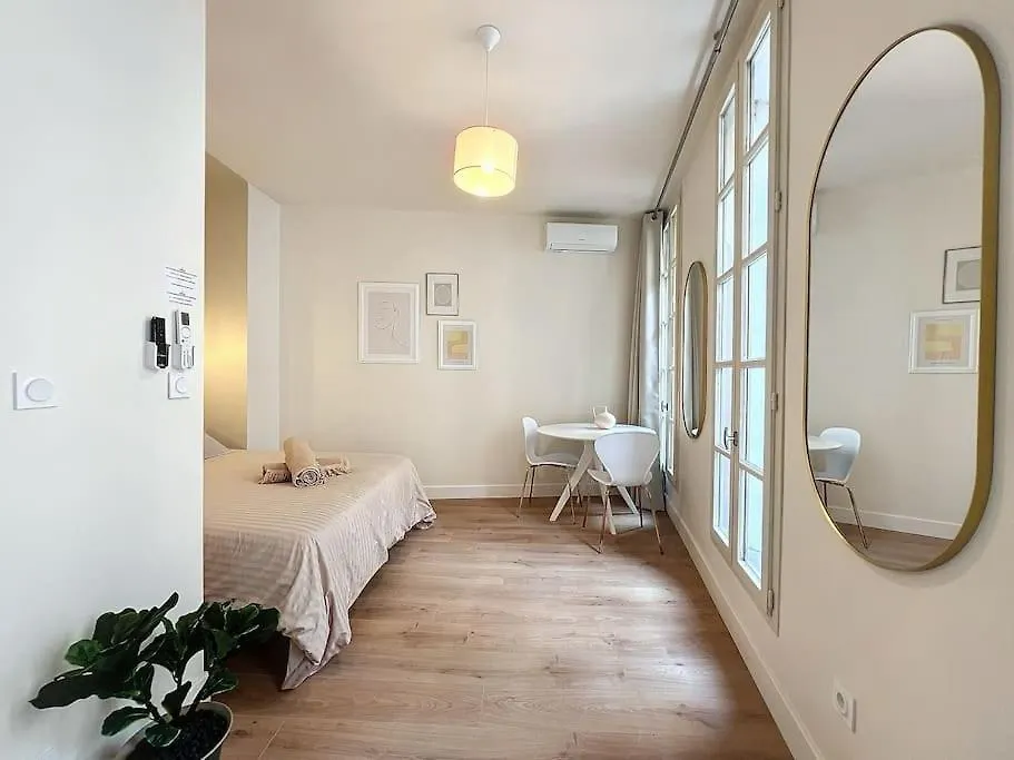 アパート Elegant Appartement - Hyper Centre & Climatisation - Les Freres De La Loc' マルセイユ